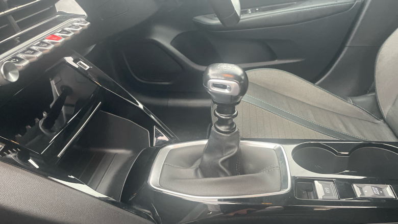 Peugeot 208 1.2 PureTech 100 Allure Premium 5dr Petrol Hatchback